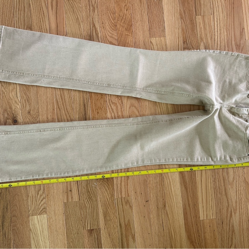 Like new women’s beige/Tan Boot Cut Jeans Size 4 - Picture 7 of 16